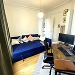 Spacious Apartment Near The Asian Quarter