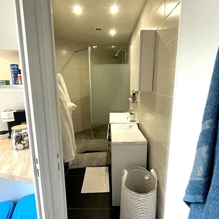 Spacious Near The Asian Quarter Apartment *