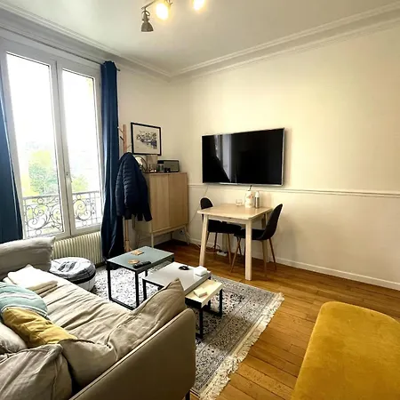Spacious Near The Asian Quarter *